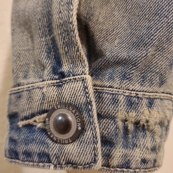 🆕️ Trillnation Distressed Jean Jacket - Picture 6 of 8